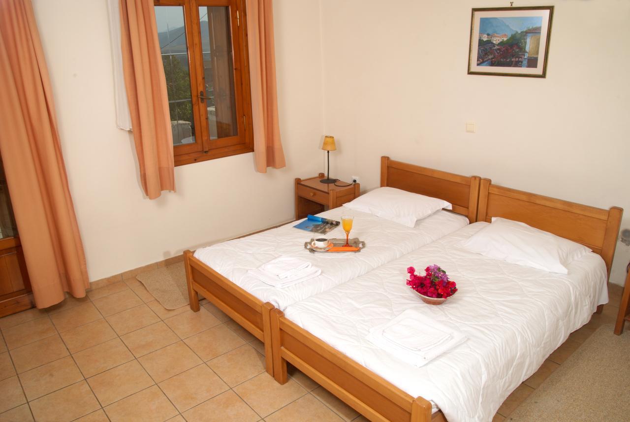 Xenonas Chrisso Hotel Delphi Exterior photo